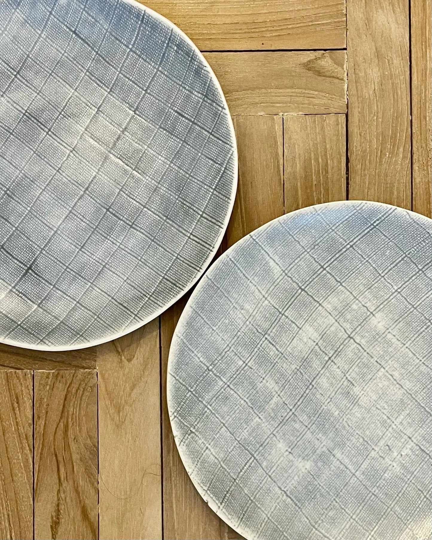 Light Blue Embossed Pattern Plate Muak