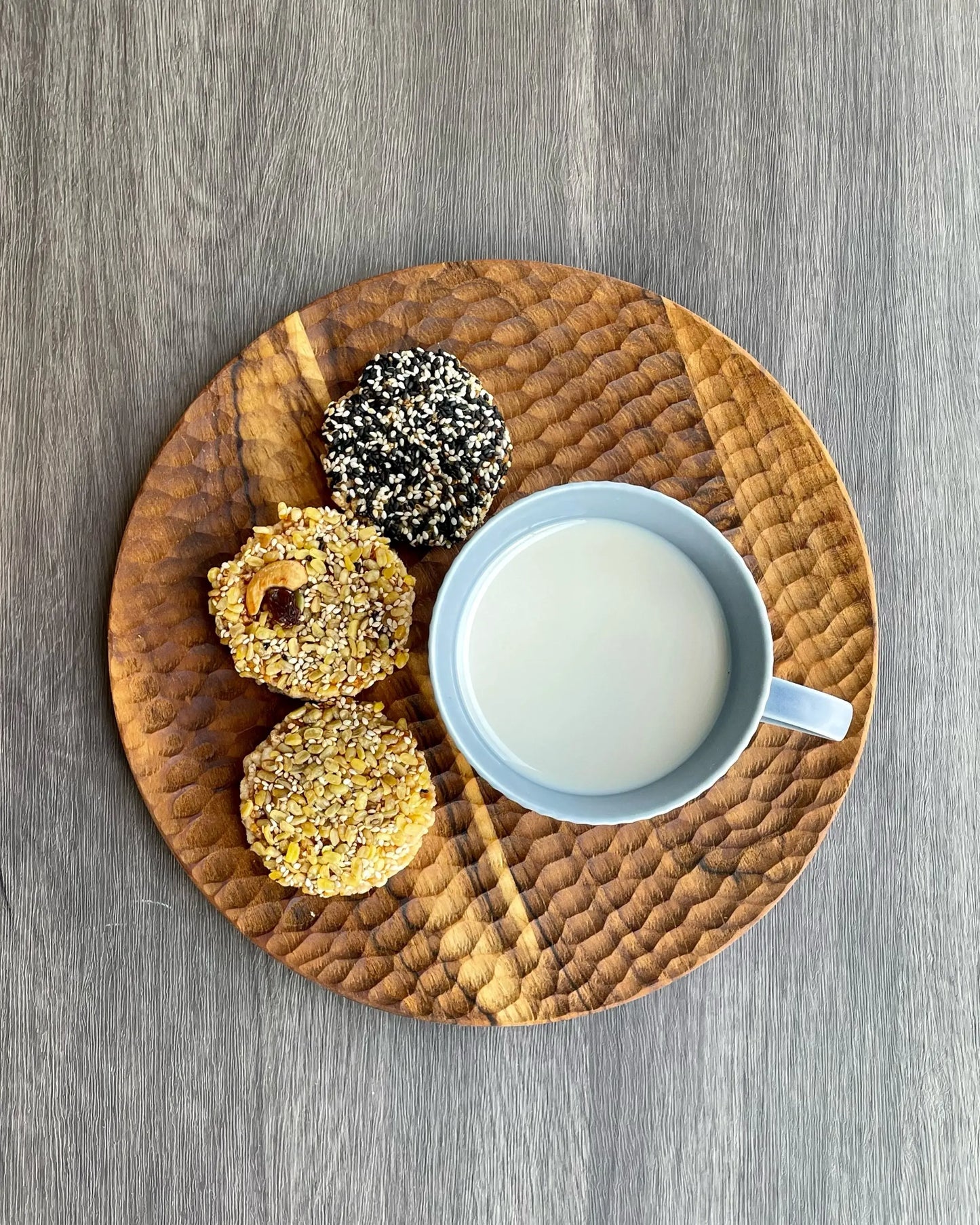 Textured Wooden Plate (Round) The Story Lifestyle