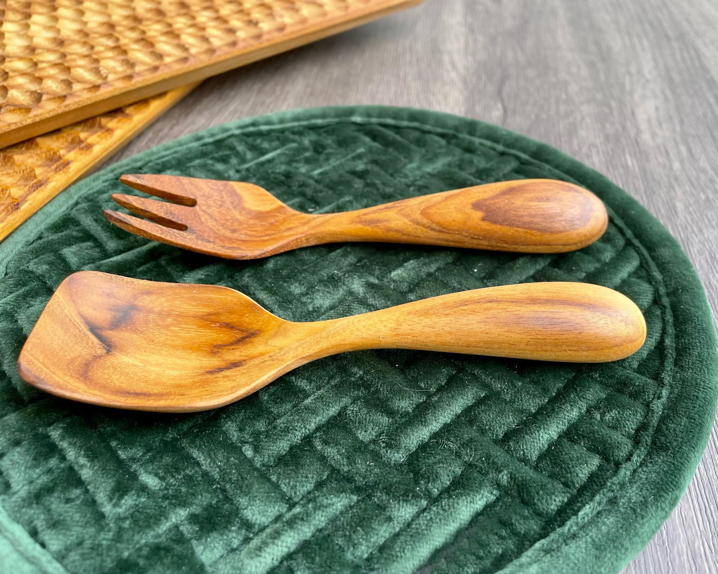 Wooden Dessert/ Fruit Serving DOT點子