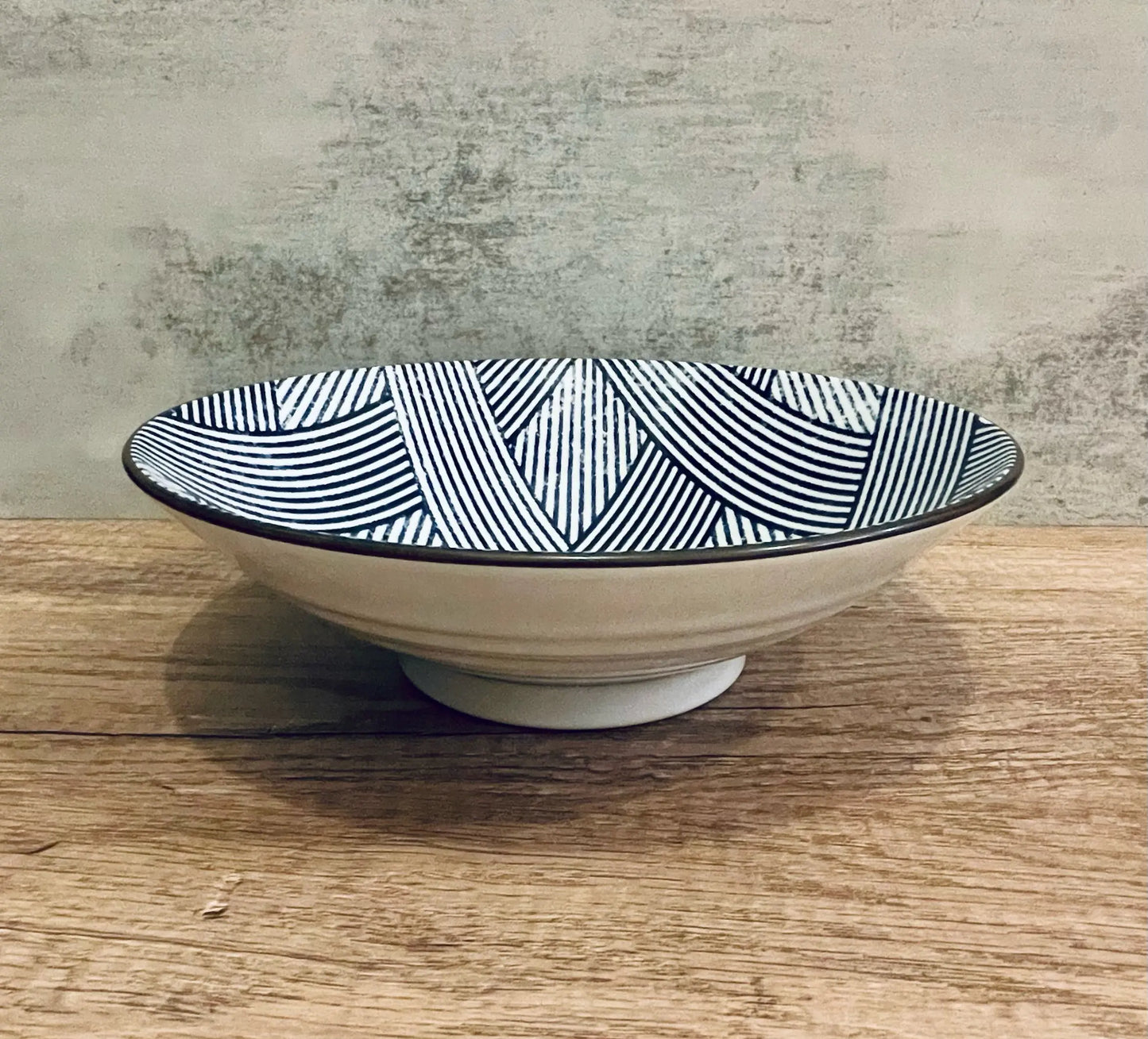Checkered Pattern Noodle Bowl Super Delivery - Cierto