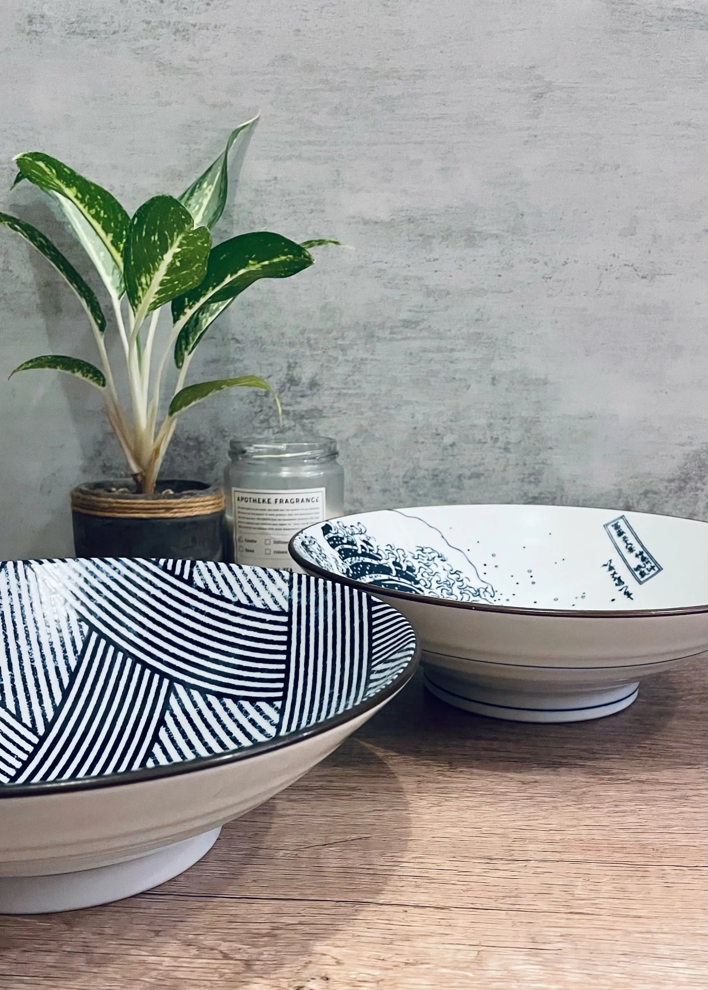 Checkered Pattern Noodle Bowl Super Delivery - Cierto