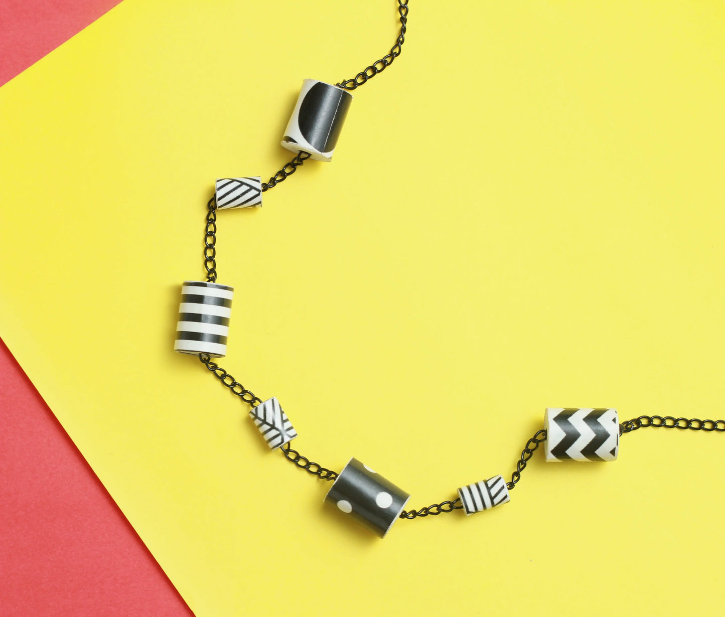 Handicraft Reused Paper Necklace - (Minuscolo) Basic Teeory