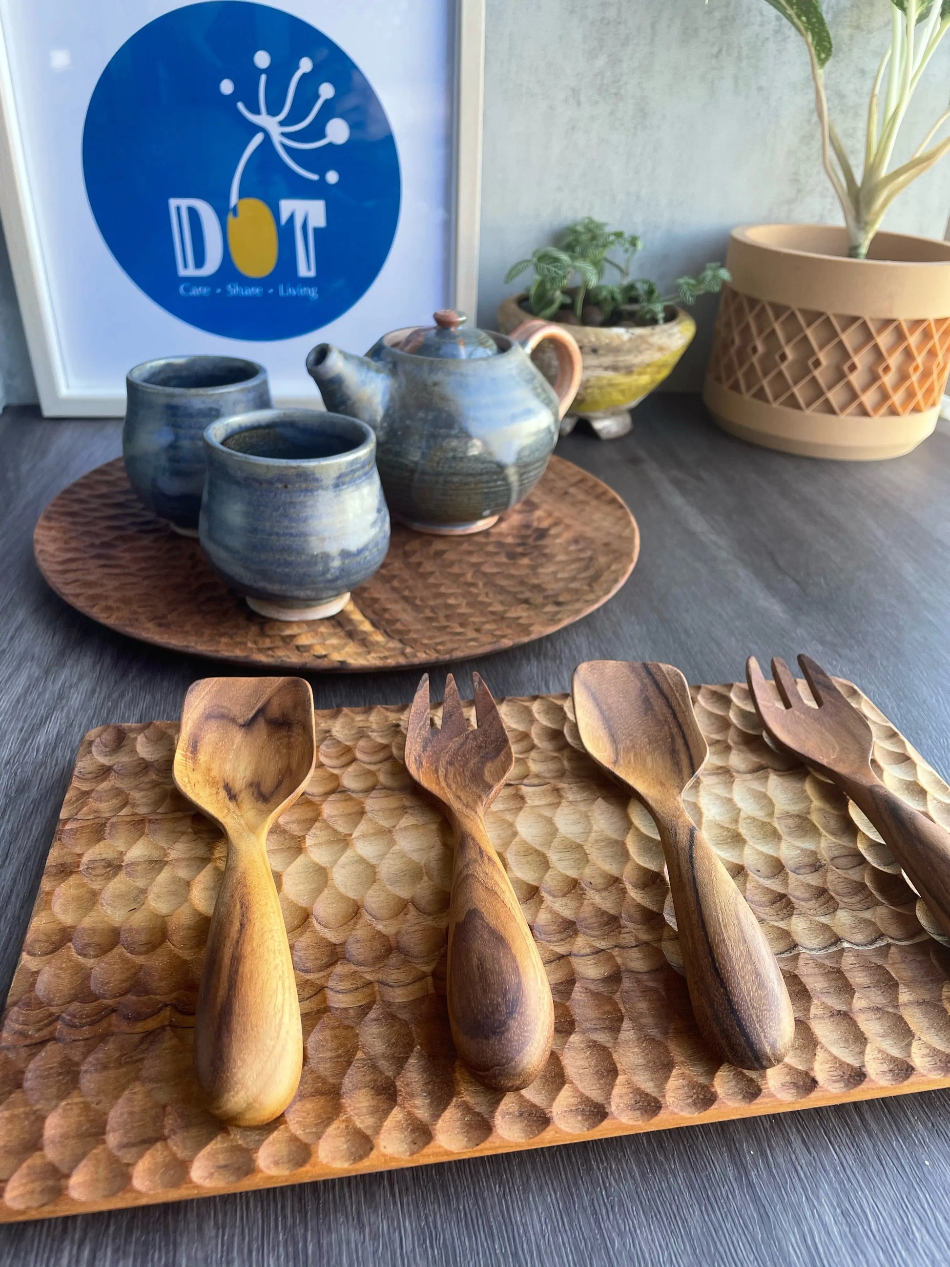 Textured Wooden Plate (Rectangle) The Story Lifestyle