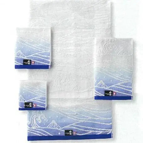 Hokusai Waves Bath Towel (Blue) Super Delivery - Neowing